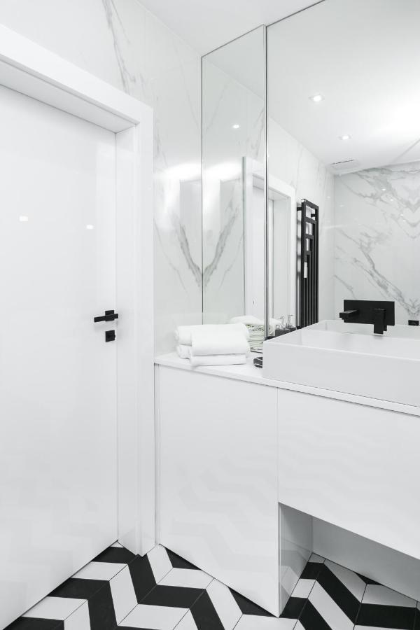 Luxury Apartments Mennica Residence - Golden Apartments - City Center Varşovia Exterior foto
