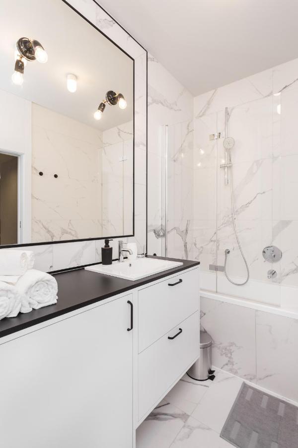 Luxury Apartments Mennica Residence - Golden Apartments - City Center Varşovia Exterior foto