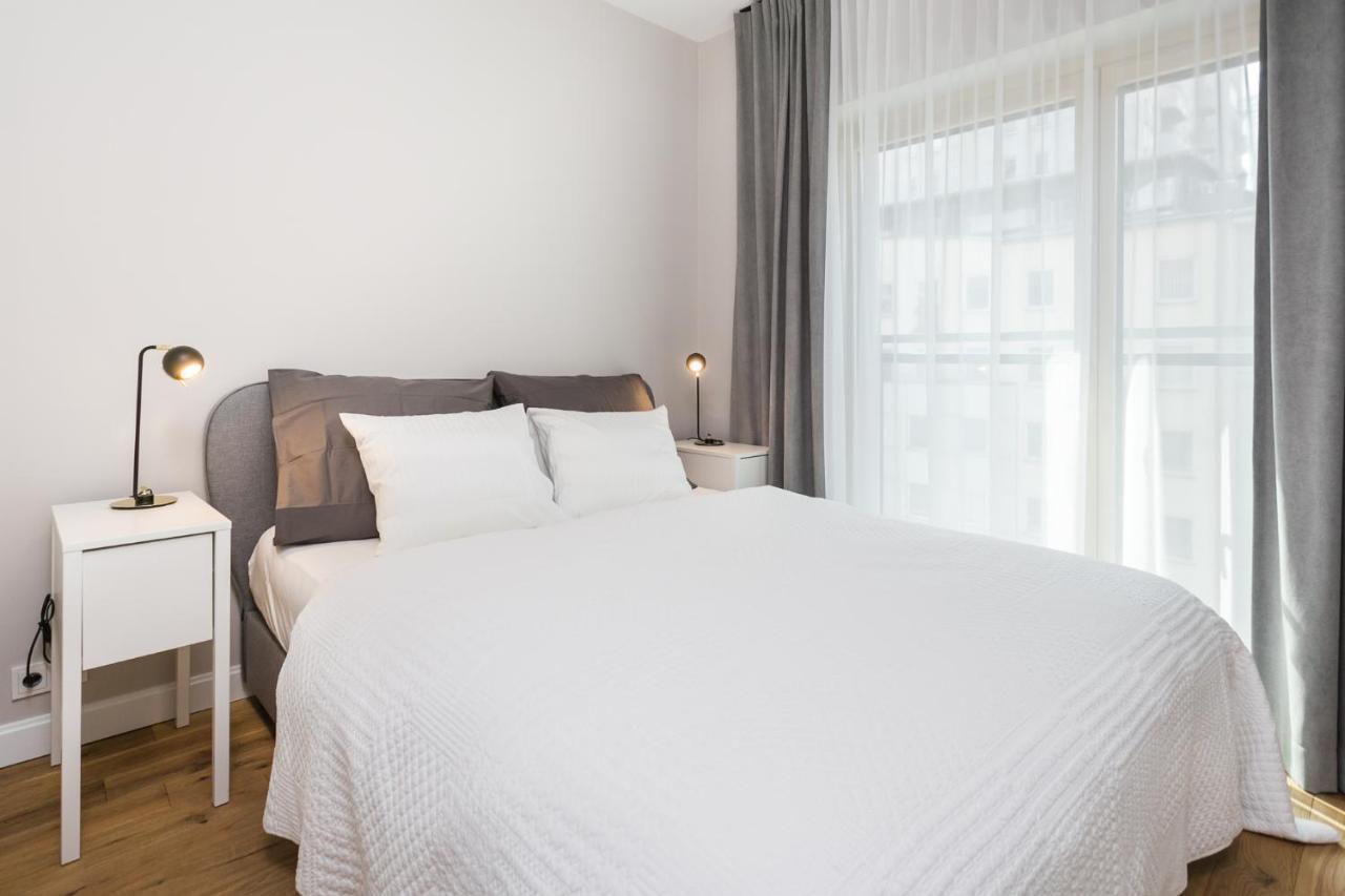 Luxury Apartments Mennica Residence - Golden Apartments - City Center Varşovia Exterior foto